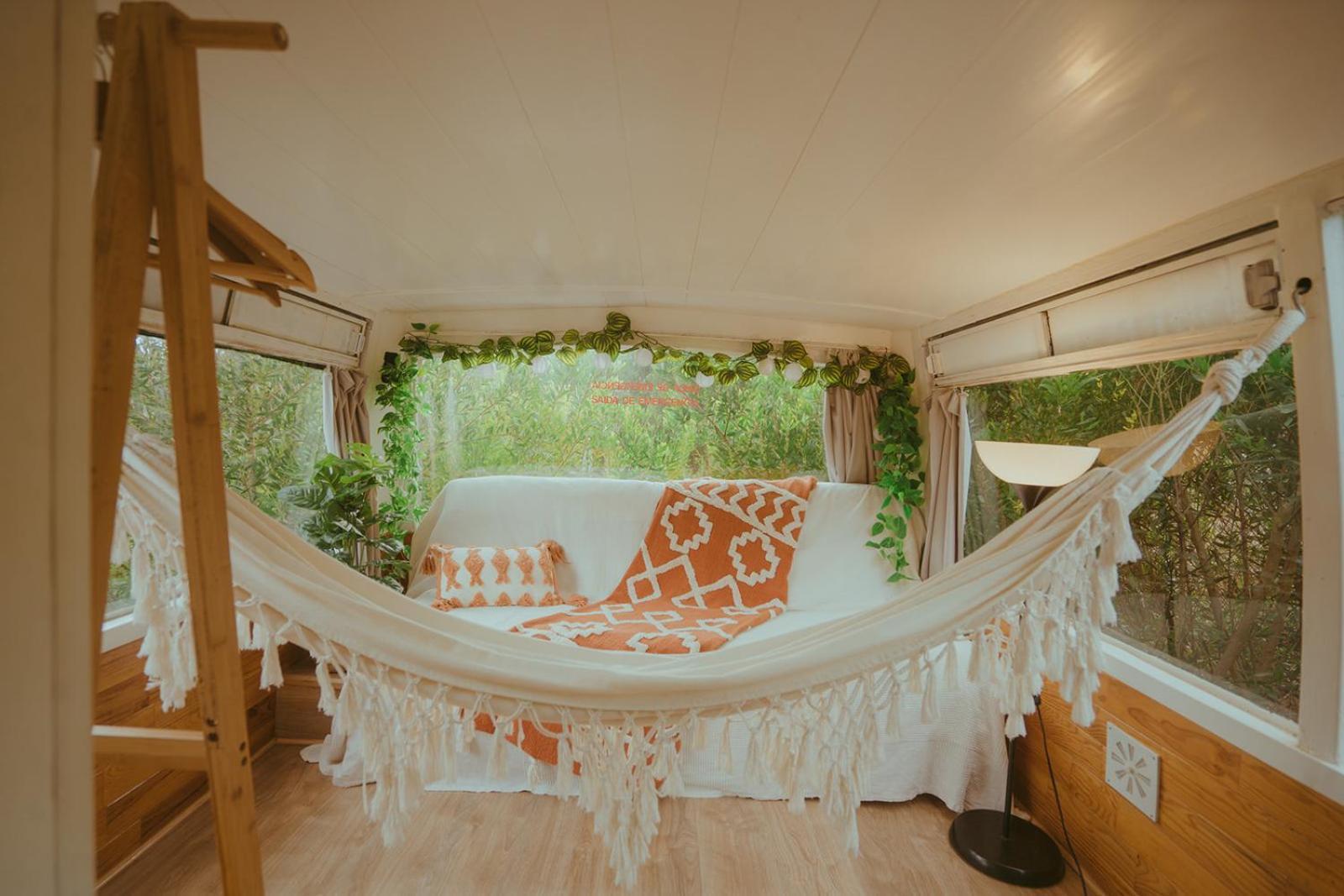 The Amazing Inacio Bus Converted Home Синтра Экстерьер фото
