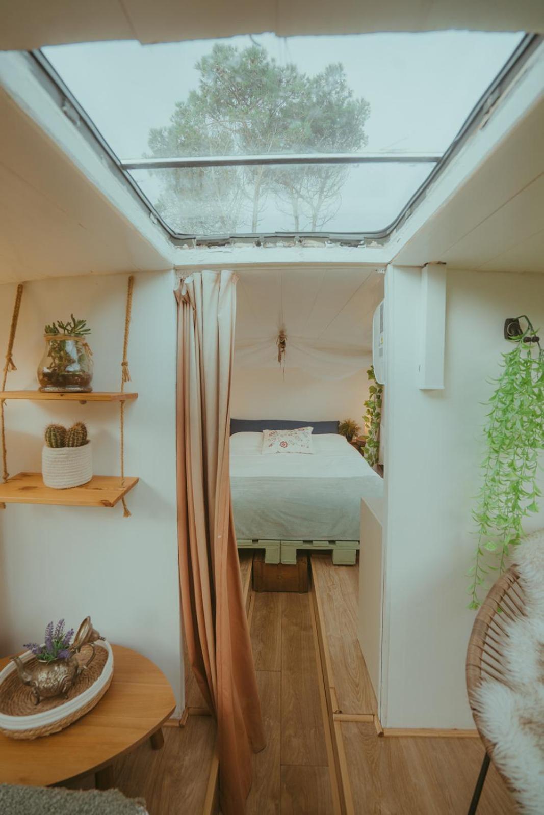 The Amazing Inacio Bus Converted Home Синтра Экстерьер фото