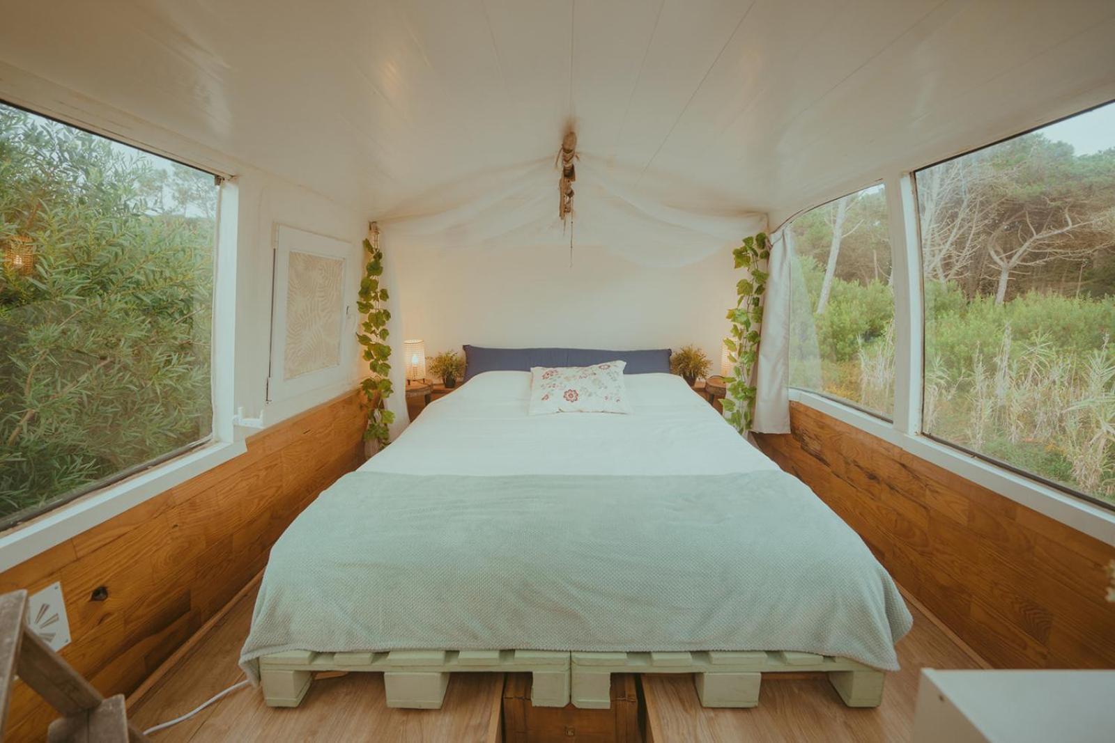 The Amazing Inacio Bus Converted Home Синтра Экстерьер фото