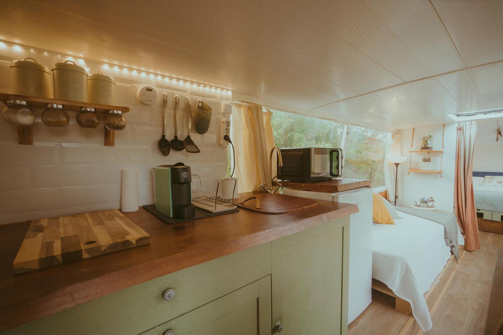 The Amazing Inacio Bus Converted Home Синтра Экстерьер фото
