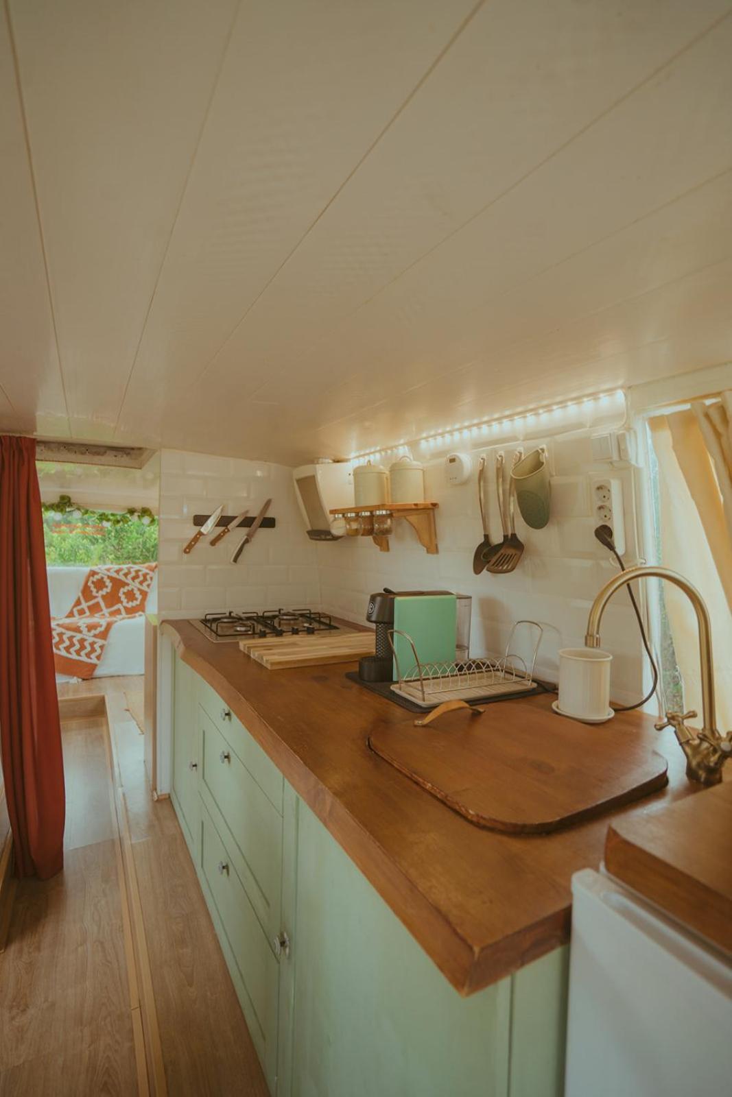 The Amazing Inacio Bus Converted Home Синтра Экстерьер фото