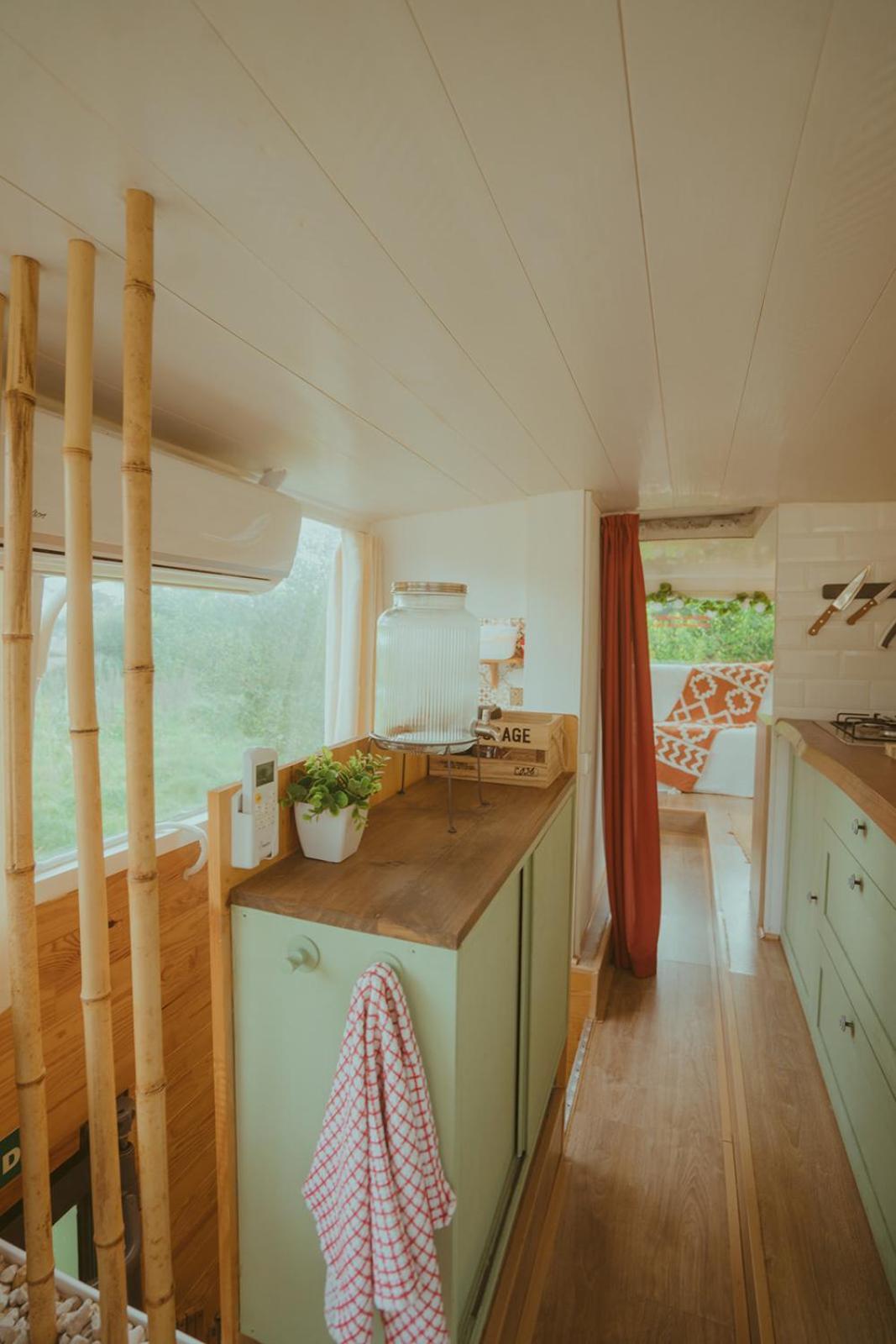 The Amazing Inacio Bus Converted Home Синтра Экстерьер фото